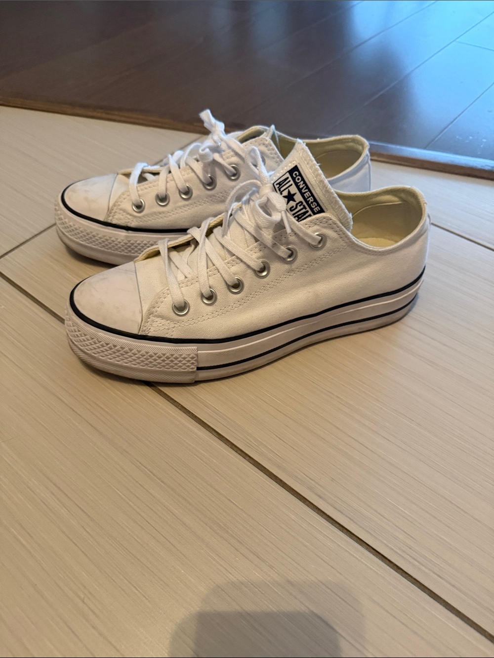 Converse womens White Low-Top Canvas Sneakers